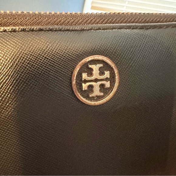 Tory Burch McGraw Slouchy Satchel Bag & Saffiano Leather Continental Zip Wallet - Picture 11 of 16